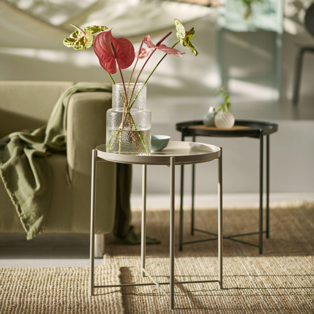 Gladom tray table https://www.ikea.com/ph/en/p/gladom-tray-table-black-00411997/