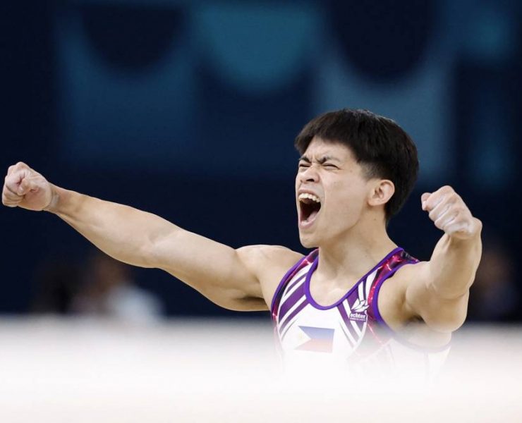 Paris 2024 Olympics - Artistic Gymnastics - Men's Floor Exercise Final - Bercy Arena, Paris, France - August 03, 2024. Carlos Edriel Yulo of Philippines reacts after performing. REUTERS/Amanda Perobelli