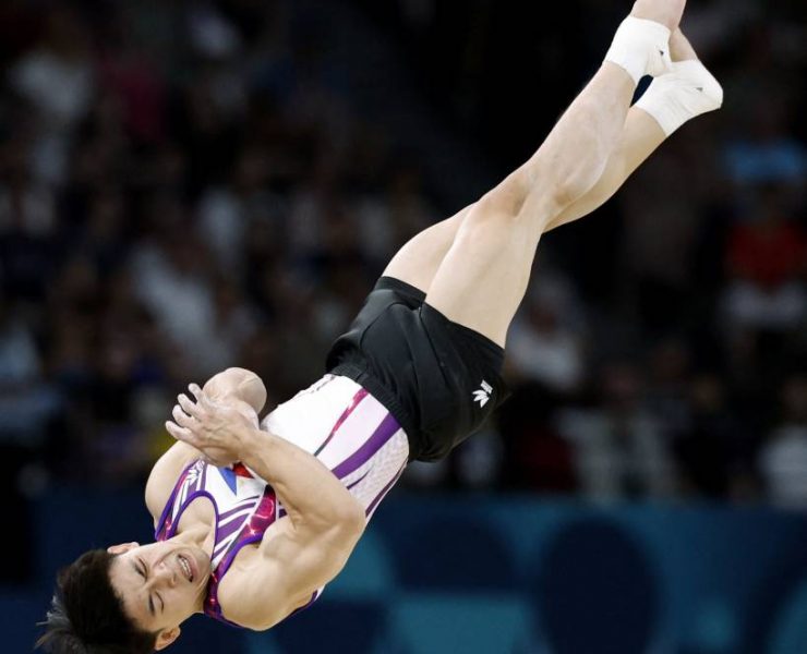Paris 2024 Olympics - Artistic Gymnastics - Men's Floor Exercise Final - Bercy Arena, Paris, France - August 03, 2024. Carlos Edriel Yulo of Philippines in action. REUTERS/Amanda Perobelli
