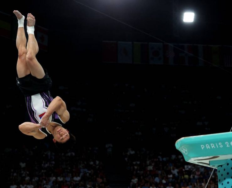 Paris 2024 Olympics - Artistic Gymnastics - Men's Vault Final - Bercy Arena, Paris, France - August 04, 2024. Carlos Edriel Yulo of Philippines in action on the Vault. REUTERS/Amanda Perobelli